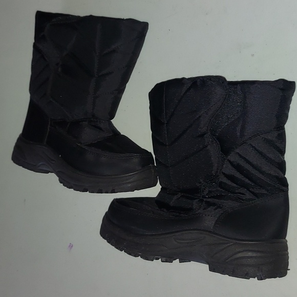 BNWOB SIZE 3 AUSTRALIAN MADE WINTER BOOTS WITH INSULATED FUR LINING - Picture 1 of 4